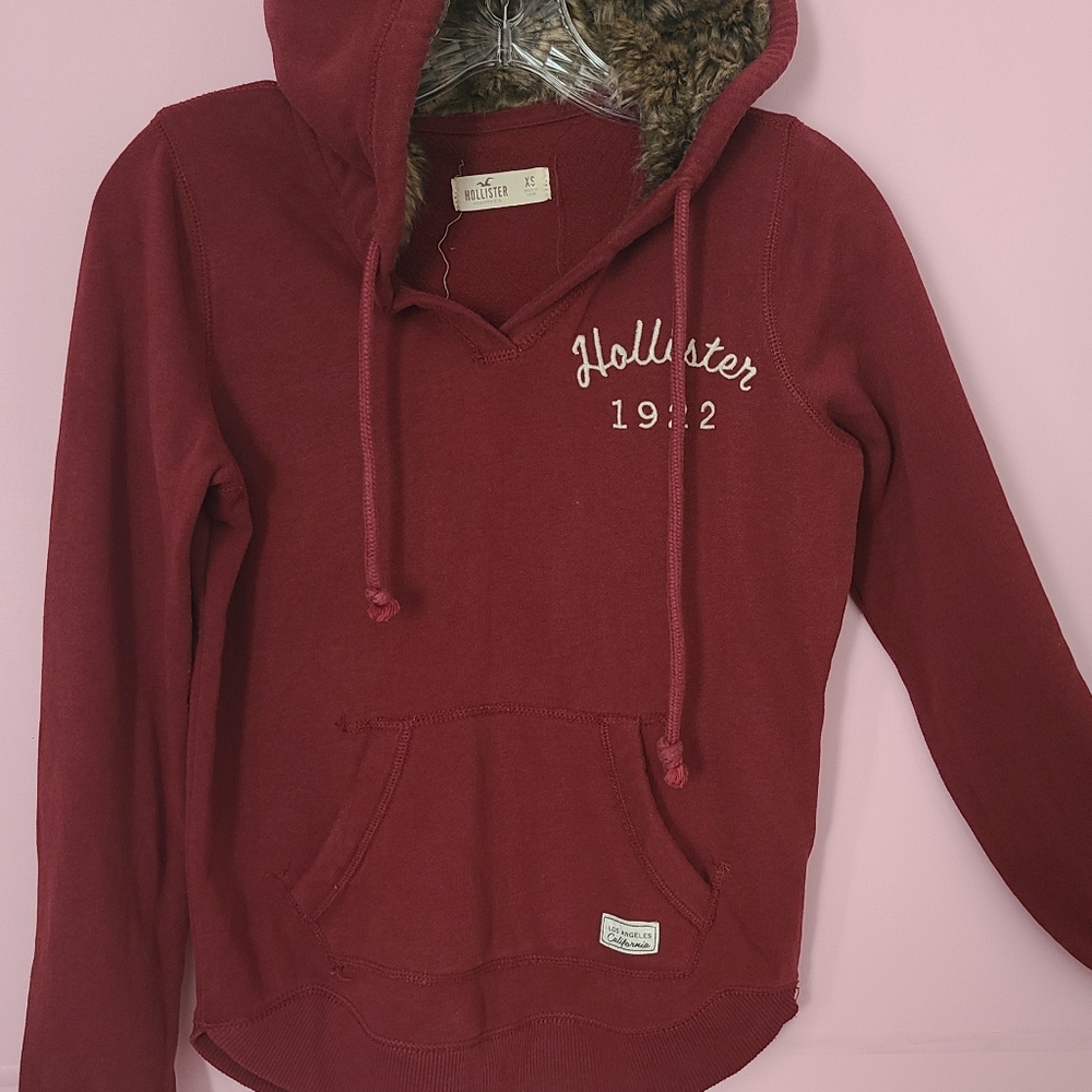 Hollister Co. burgundy sweatshirt XS